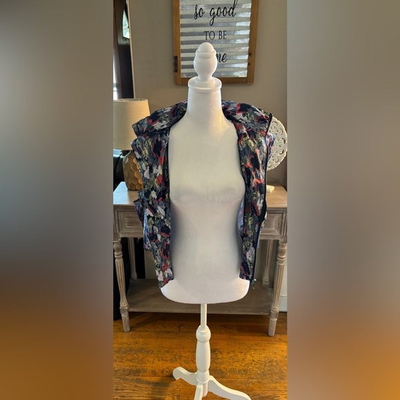 NWT FP Movement Off The Grid Printed Vest in Supernova Floral - Picture 5 of 15